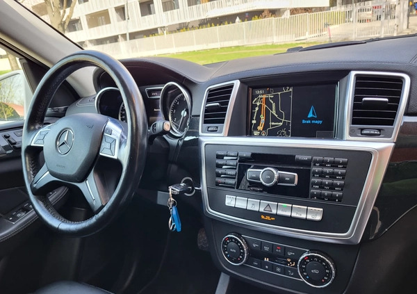 Mercedes-Benz GL cena 124900 przebieg: 51405, rok produkcji 2015 z Warszawa małe 781